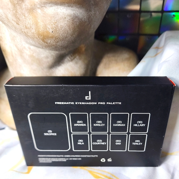 Doucce Freematic Smokey Eyeshadow Pro 9 Shade Palette NEW - Picture 6 of 10